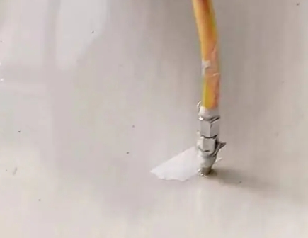 普安瓷砖空鼓维修公司专业解答在瓷砖铺贴过程中，如果使用的砂料过粗（如全部使用了粗砂），可能会导致以下问题